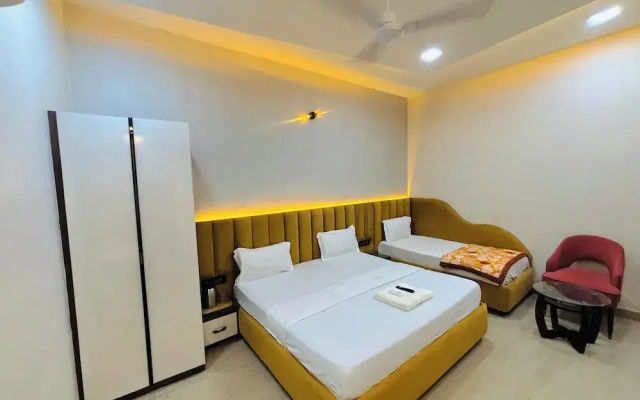 Hotel sadhana palace