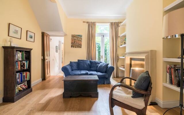 Fabulous Large and Quirky 4 Bedroom House