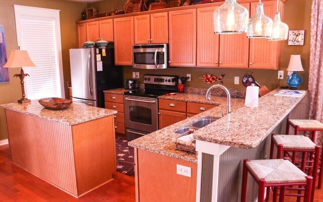 1365 Laurel Grove - 3 Br home by RedAwning