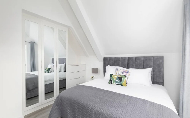 Skyvillion -vineyard Court- Enfield 1bed With Balcony