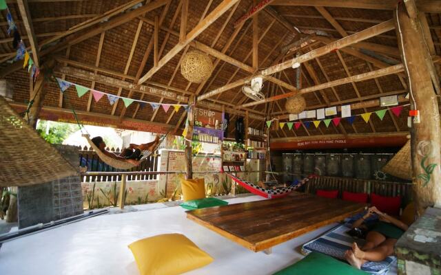 Paglaom Hostel - Adults Only