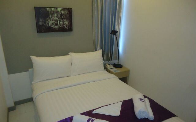 White Residence Hotel & Apartment