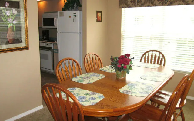 Brookside Walk In-Meadow Brook Resort