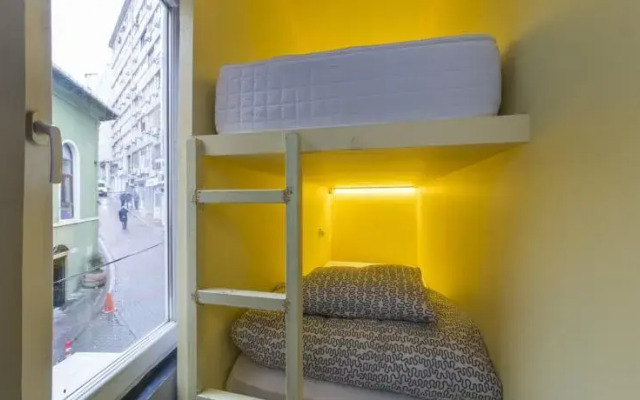 Haus Capsule Galata