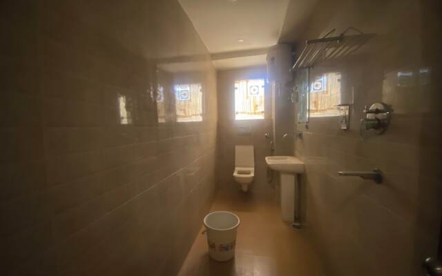 Hotel Golden Plam Tilak Nagar Market