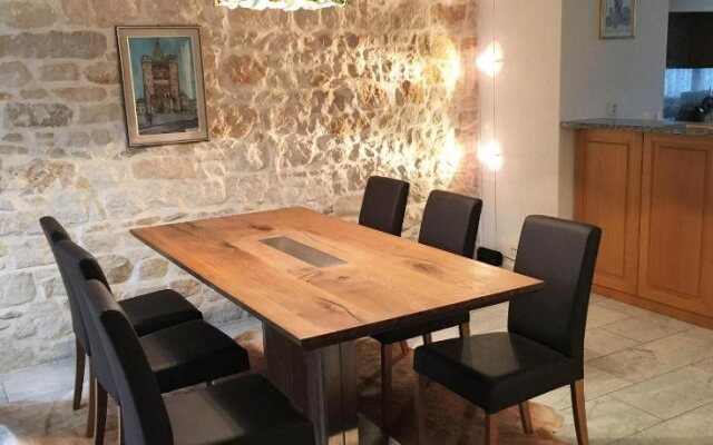 Ariba Aparthotel