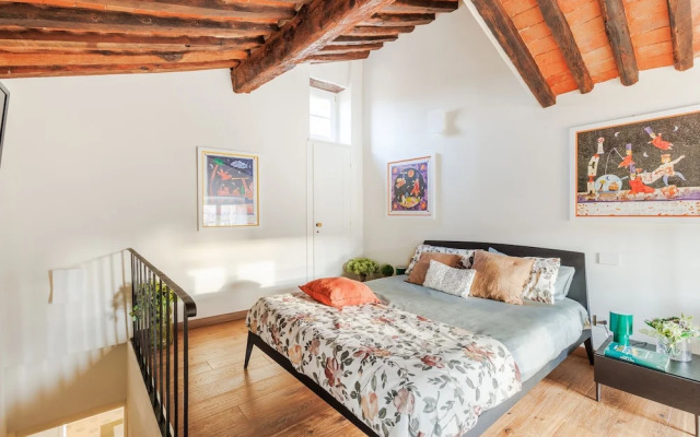 Lunav House in Lucca