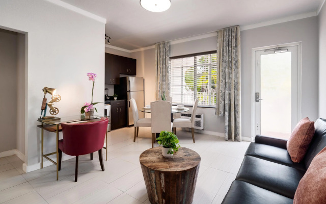 Tradewinds Apartment Hotel