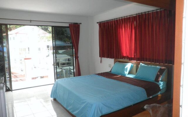 Family Home Guesthouse Phuket