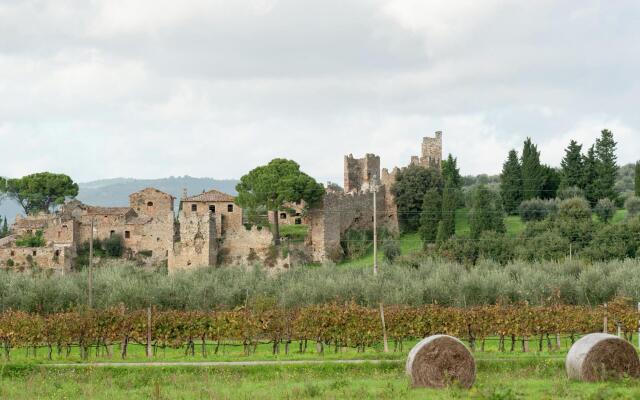 Apartment in Monte del Lago Near Lake Trasimeno