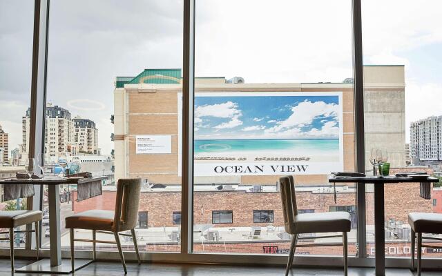 The Art Hotel Denver, Curio Collection by Hilton