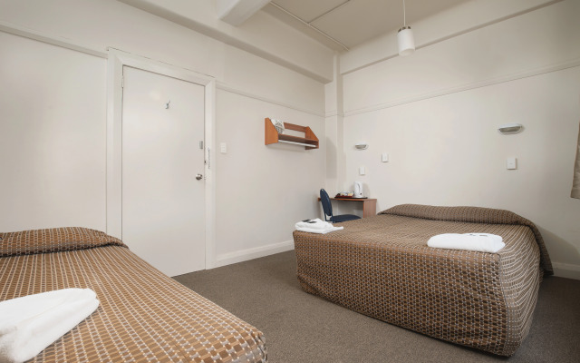 Kiwi International Hotel