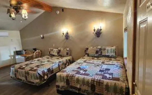 Nine Pines Motel