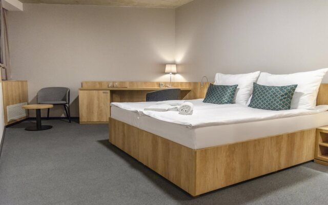 Hotel D-1