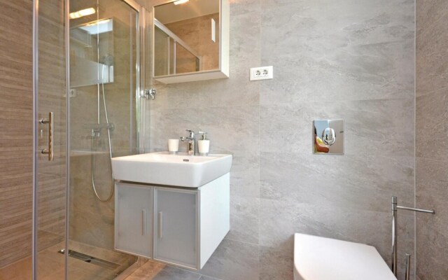 Amazing Home in Split With Wifi and 5 Bedrooms