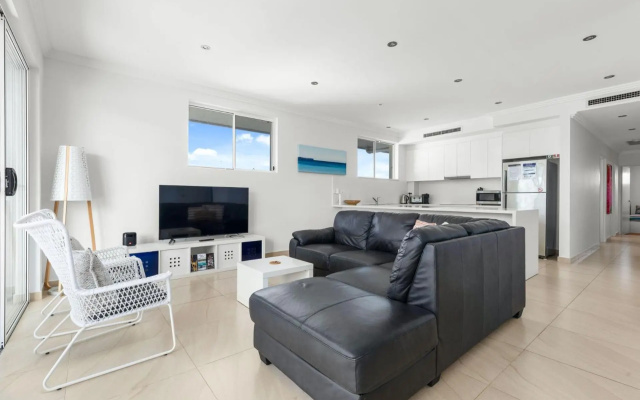 Luxury Apartment with WIFI a Lift Smart TV and Private Terrace – Guest Rooms – Huskisson