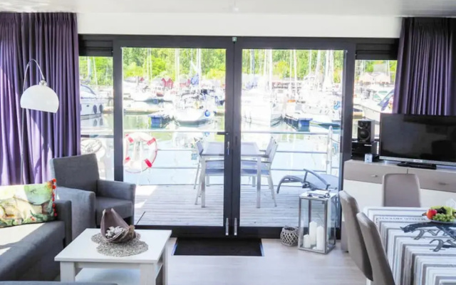Hausboot in Boltenhagen