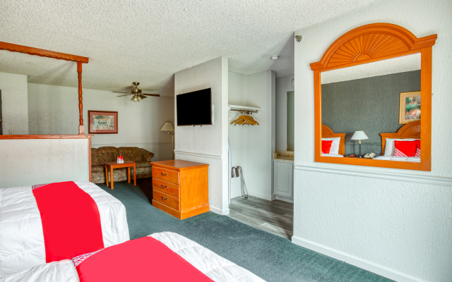 OYO Townhouse Tulsa Woodland Hills