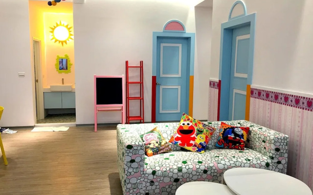 Poetic Castle-Family Theme Villa