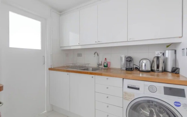 Compact & Light Studio Flat - Ladbroke Grove