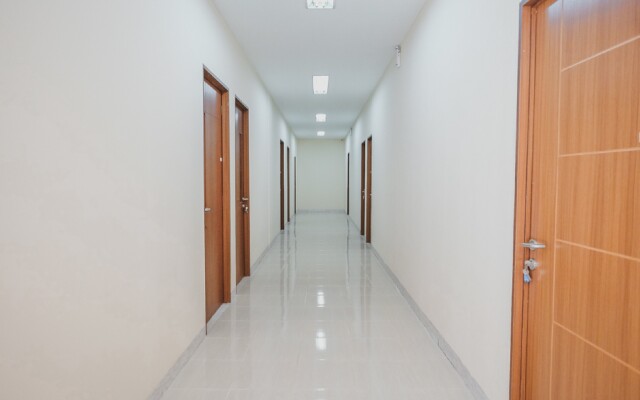 RedDoorz Plus near Plaza Blok M