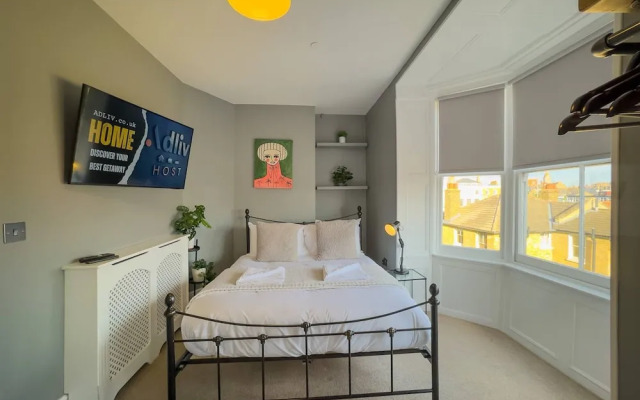 Stunning Sea View Georgian Retreat by Adliv