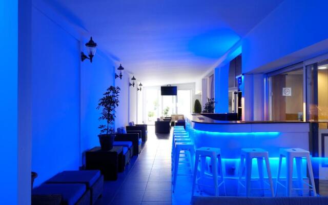 Flamingo Beach Hotel