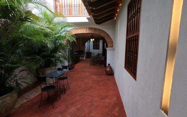 Columbus House Hotel