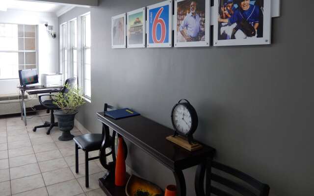 Motel 6 McGraw, NY - Cortland