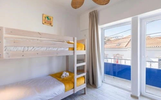 Mom's House Surf & Family