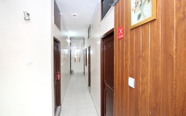 OYO 11906 Hotel Star Welcome