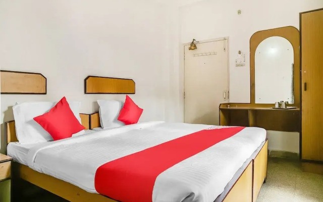 OYO 47645 Hotel Sai Vinayak Boarding And Lodging
