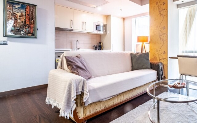 Sleek Residence Flat in Maltepe