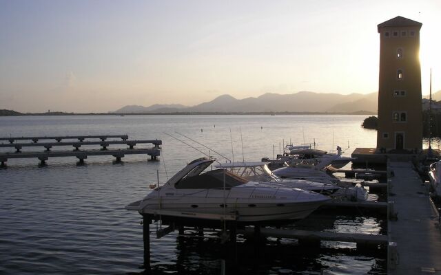 Savana at Porto Cupecoy Marina