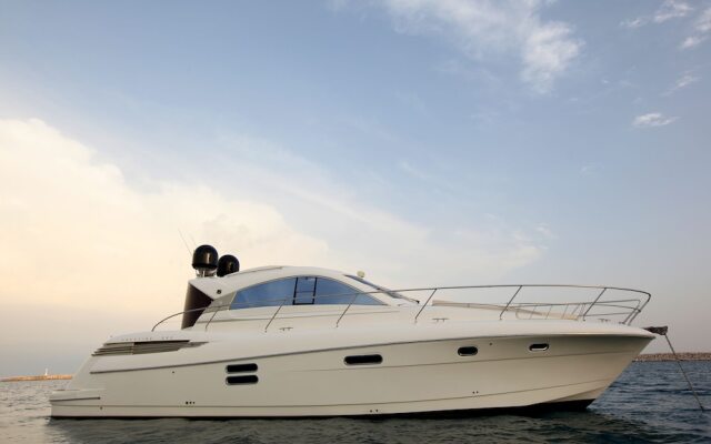 Ekimbey Yatch