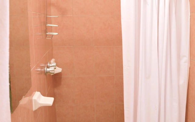 Hotel Posada de Roger - Near Los Muertos Beach