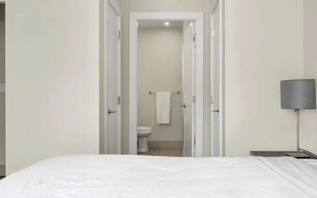 Harmony Haven 2BR Lakefront Suite