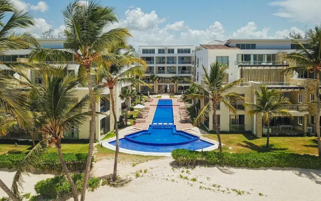 Luxury Beach Condo With Ocean Views Bh-302