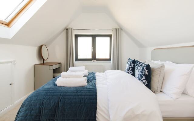 The Sea House - Ultimate Seafront Living Sunsets