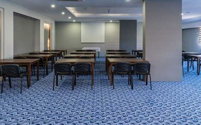 Simurg Halal Luxury Hotel