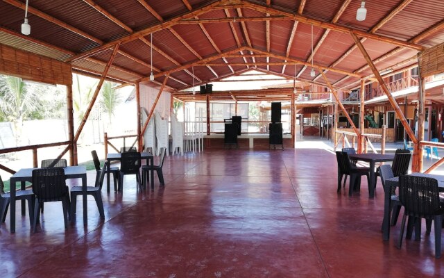 Hospedaje Cueva Beach