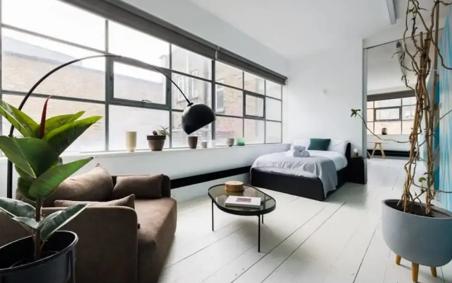 Bright Work Live Industrial Loft in Shoreditch