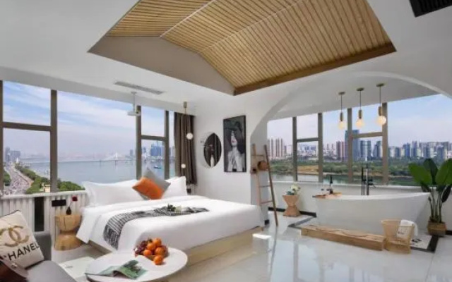 Time Slow Travel Homestay (Wanda Plaza Xiangya First Affiliated Hospital) – Balcony – Changsha