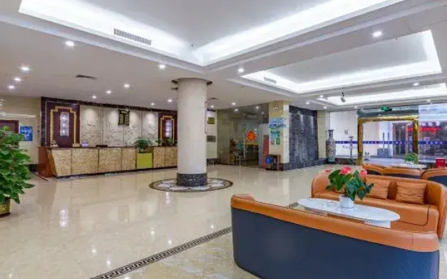 Jinding Hotel (Guangzhou North Station Huaguoshan Park Subway Station)