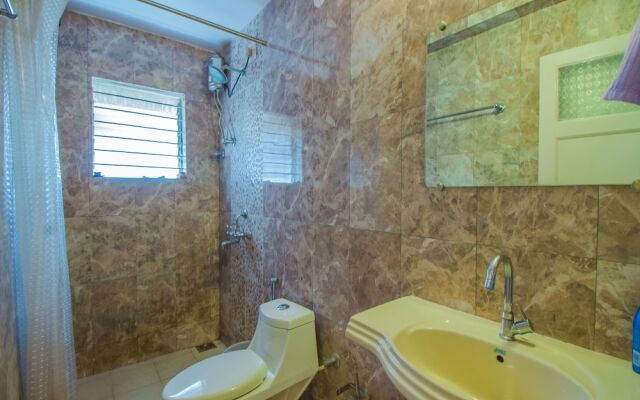 OYO 14906 Home 1BHK With Pool Carmona Beach