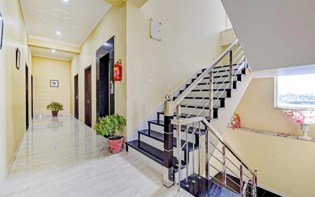 Collection O 83225 Hotel Shri Ganesh