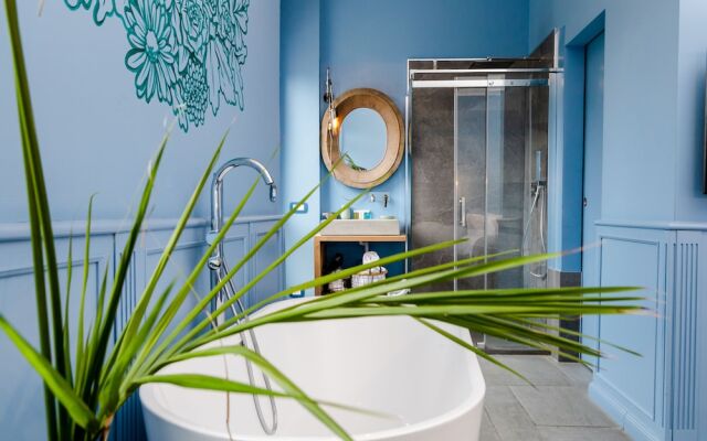 Bello Lake Como Suites