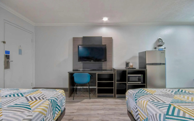 Studio 6 Suites – San Bernardino, CA