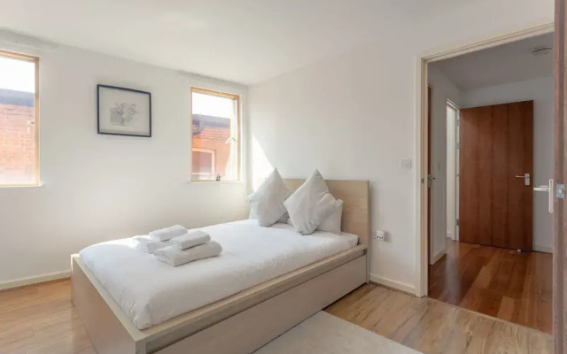 Modern 2 Bedroom Flat in Elephant & Castle