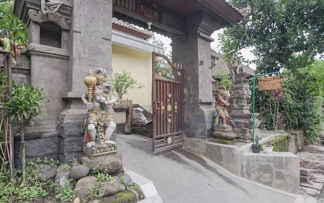 Giri Krisna Guest House